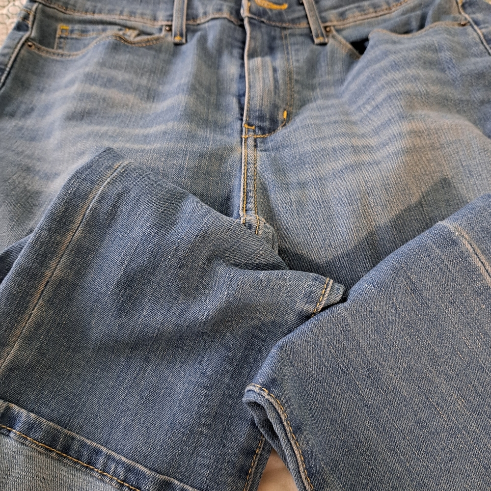 Levi's - Picture 2 of 7